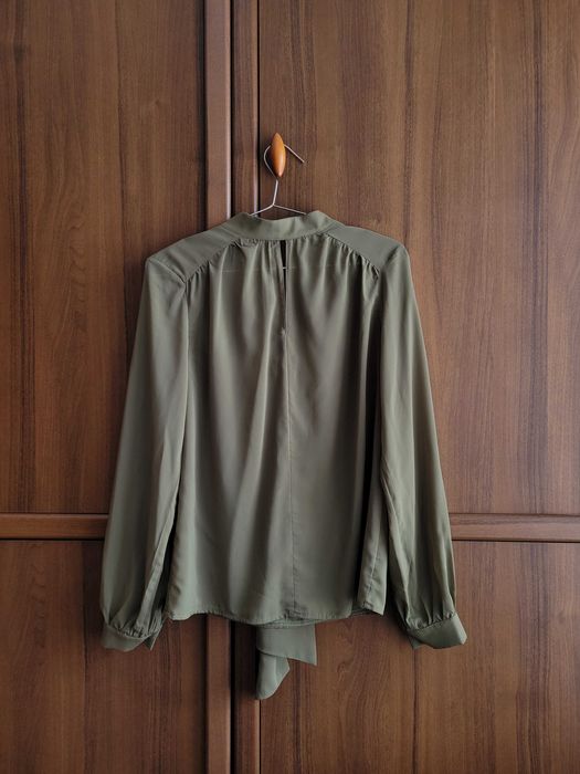 Блуза шифонова жіноча Itelle, розмір XS-S, колір оливковий/хакі