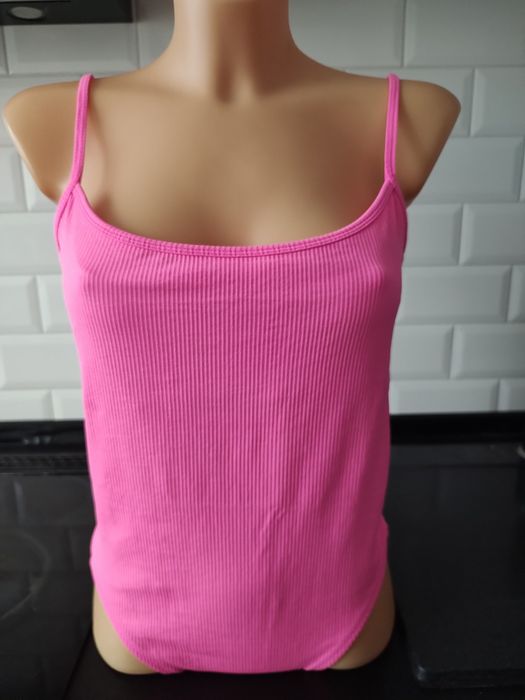 Różowe neonowe body