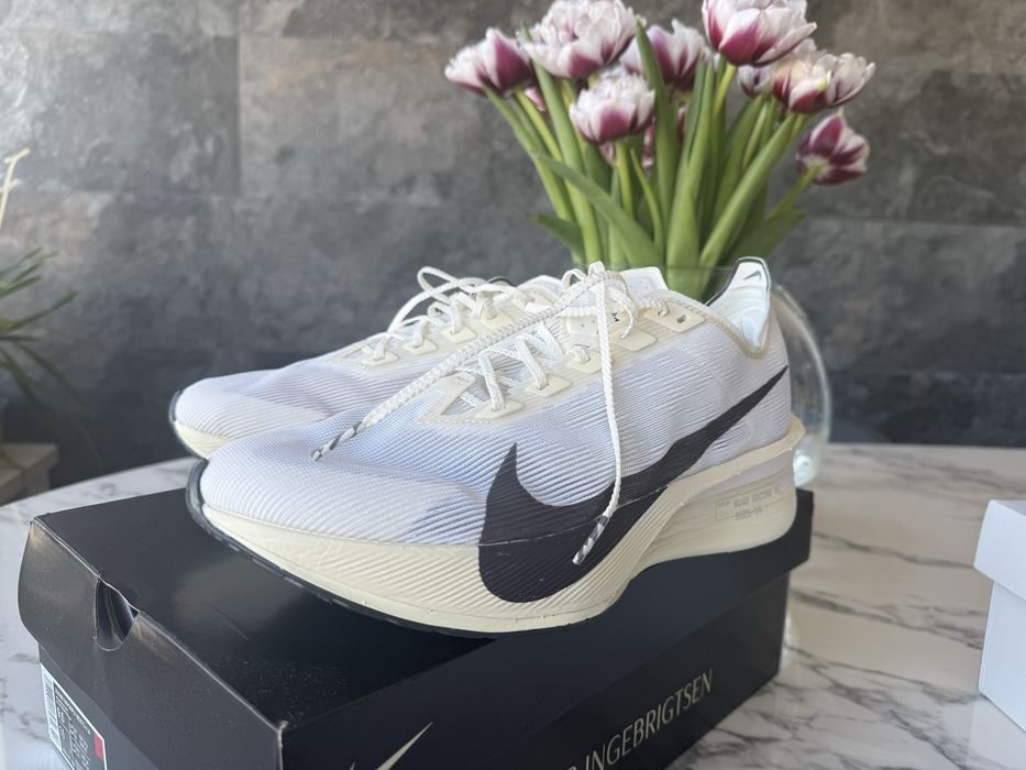 コ*ロ様 NIKE VAPERFLY4 27.0 ホワイト/ブラック nike vaporfly 4 - купить товары моды и стиля - Цена на OLX.ua