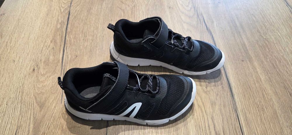 Czarne buty sportowe NEWFEEL - rozmiar 36