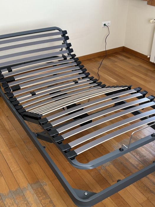 Cama articulada com comando sem fios