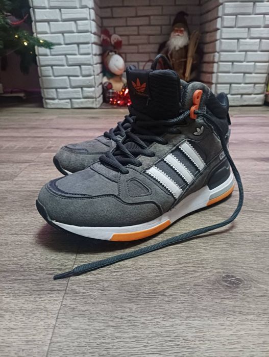 おまとめ Зимние замшевые кроссовки Адидас . Производство Вьетнам.: 1 500