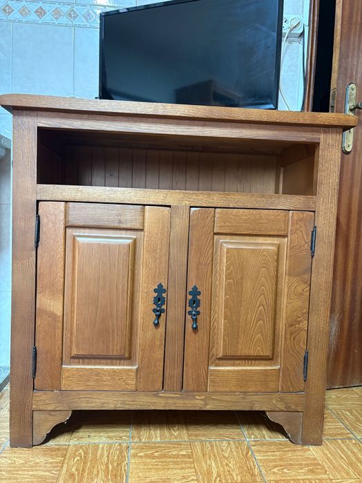 Móvel de TV em Pinho