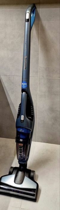 Odkurzacz pionowy Philips PowerPro Aqua FC6409