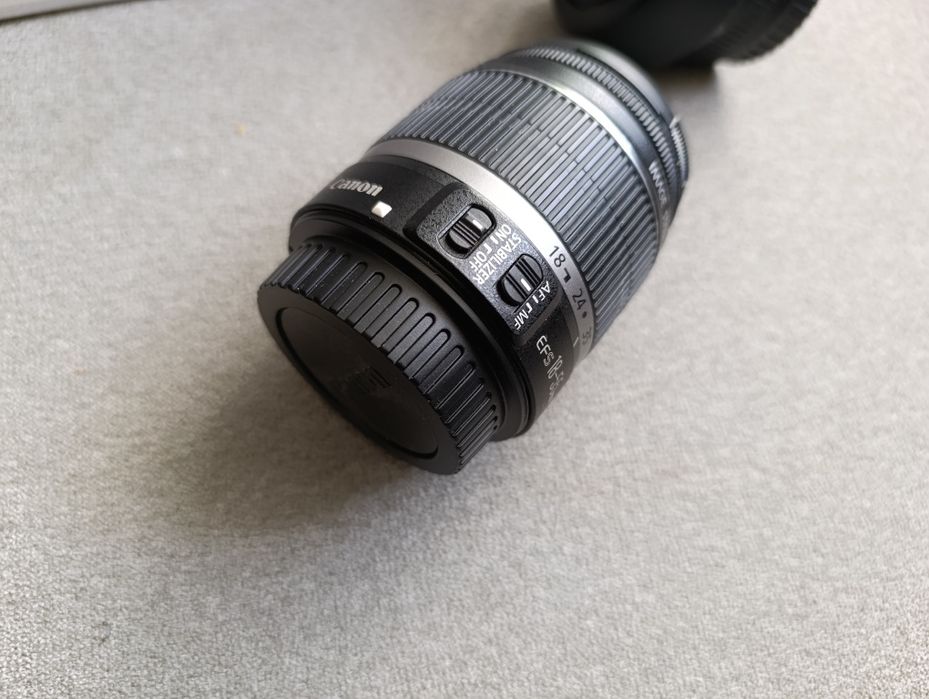 Зеркальный фотоаппарат Canon EOS 550D