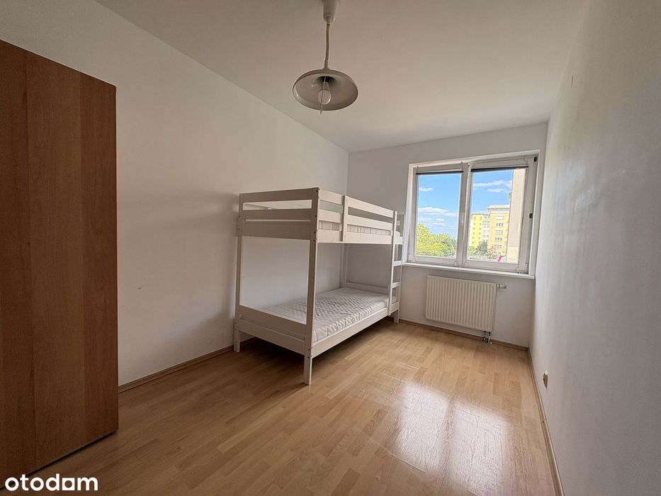 Przestronne 80,5 m² z 3 pokojami, odrębną kuchnią i balkonem