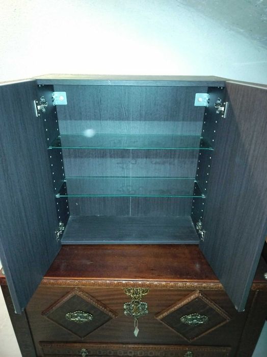 Armário de parede com espelho