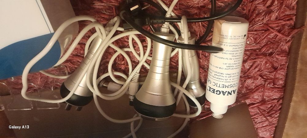 Máquina de Cavitação Ultrassónica + Radiofrequência (RF) – Completa