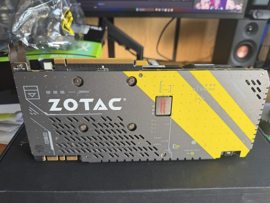Видеокарта ZOTAC GeForce GTX 1070 AMP Edition 8GB