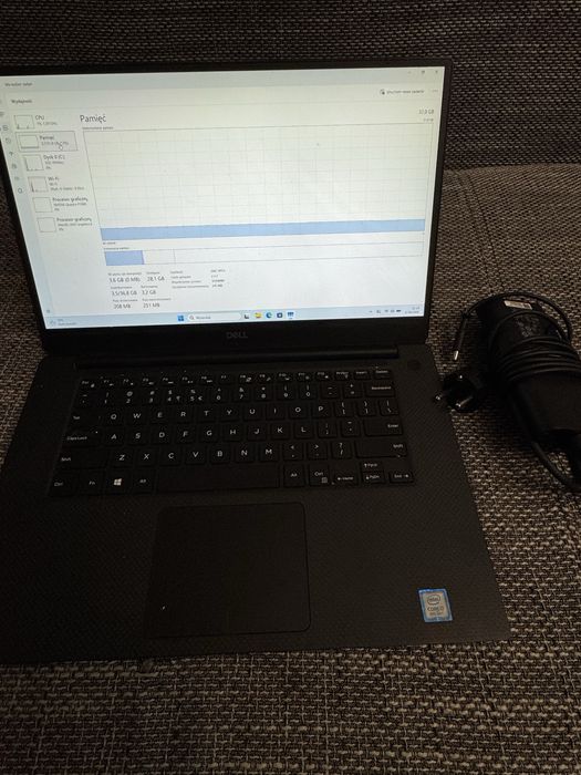 komputer Dell Precision 5530 - i7, RAM 32GB, SSD 512GB