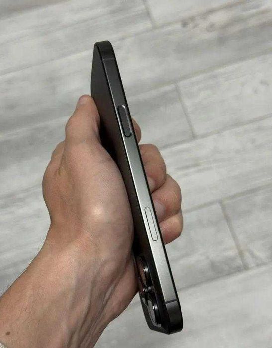 iPhone 16 Pro Max, 512 ГБ, SIM + eSIM
