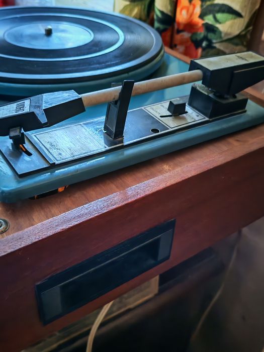 Проигрыватель пластинок россия323, электрофон, радиоприемник Океан 209