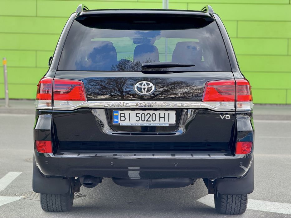 Toyota Land Cruiser 200 4.6 AT 2019 Official