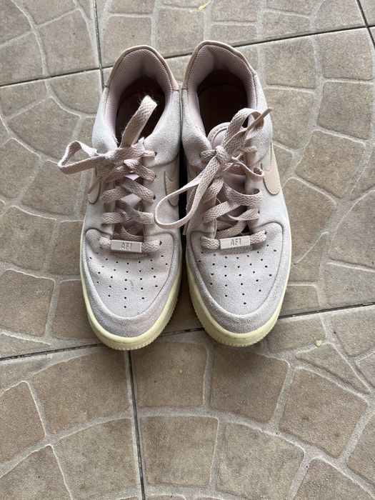 NIKE Air Force 1