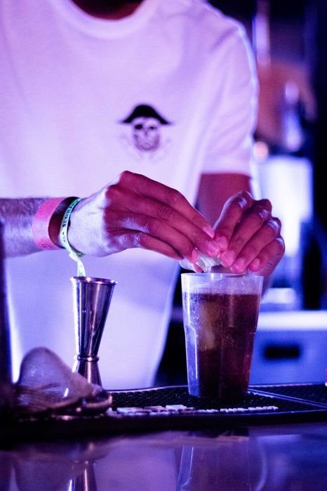 Bartenders para eventos (casamentos, festas privadas, etc..)