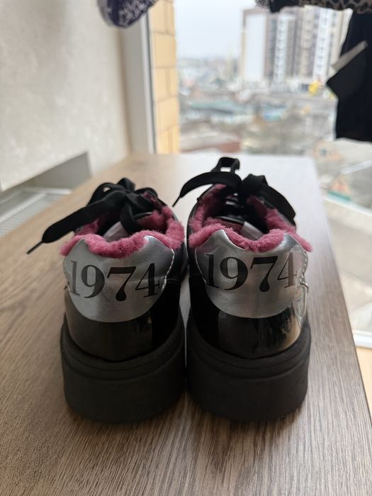 Продам жіночі кеди Iceberg