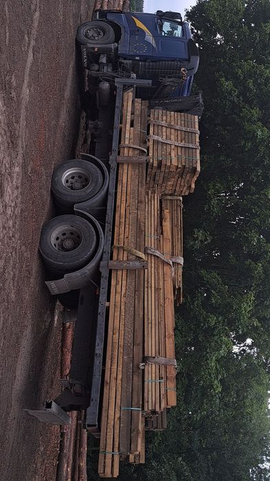 Więźba dachowa, deski szalunkowe, łaty