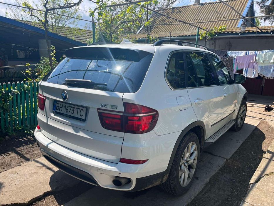 Продам BMW X5 в гарному стані без пробігу по Україні