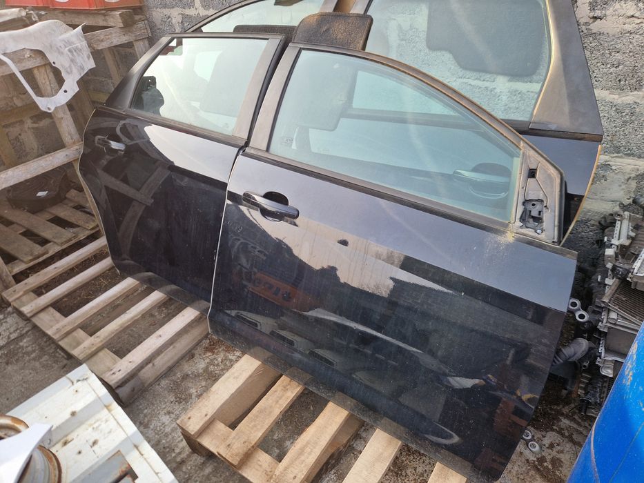 Drzwi prawe przod tyl Ford Focus MK2 KOMBI CZARNE