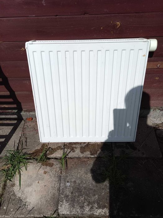 Grzejniki płytowe 3 szt od 70 do 80 cm + 2 ozdobne