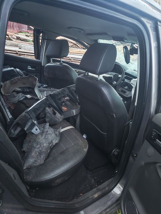 Ford Kuga uszkodzony