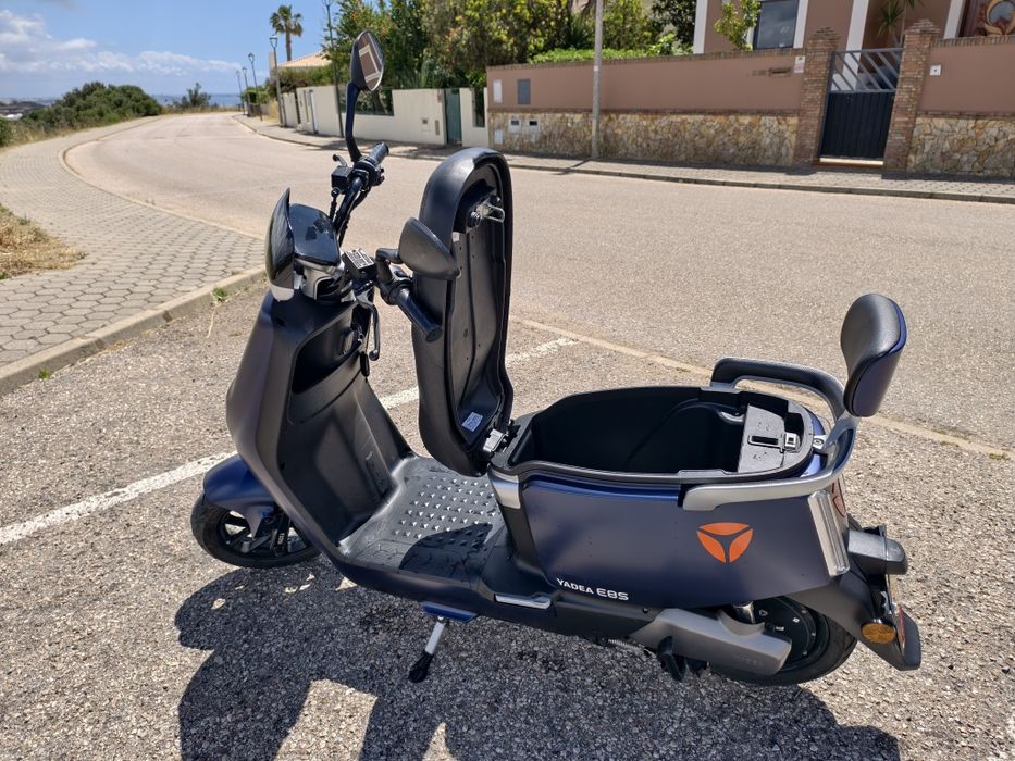 Scooter elétrico equivalente 50cc Yadea e8s