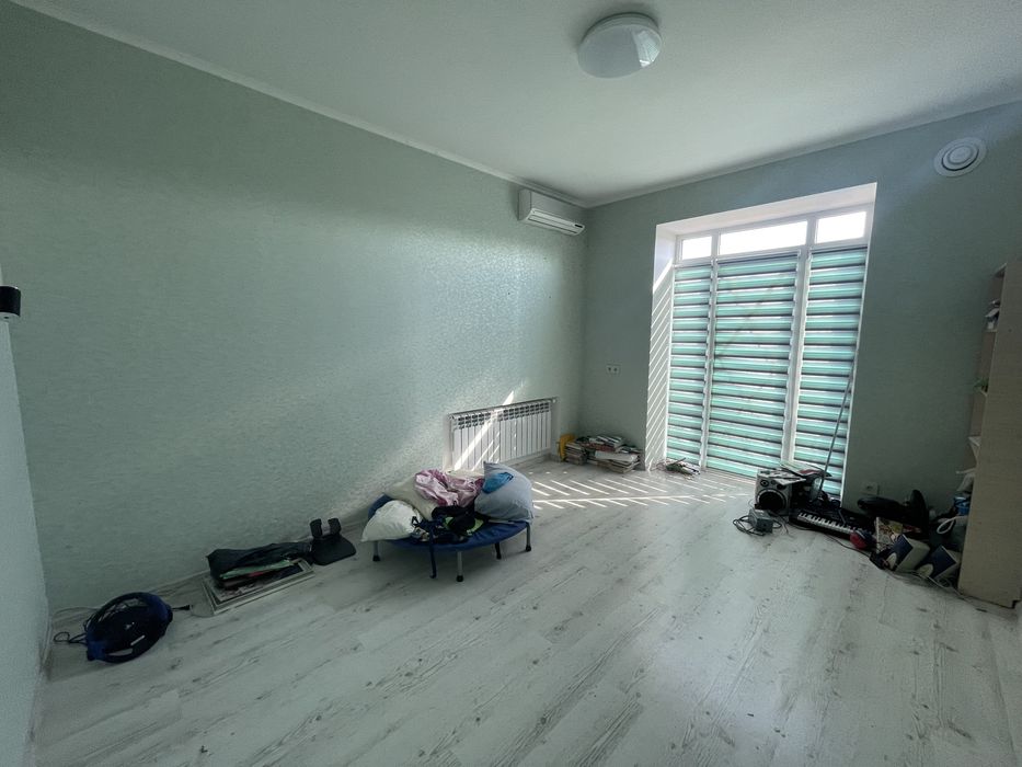 Двухэтажный дом с гостевым домом на участке Северный