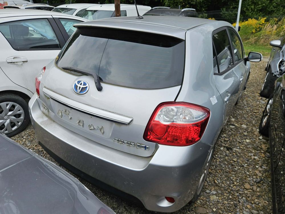 Toyota Auris 1.8 HSD Luna