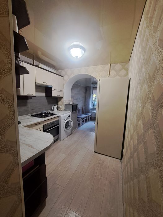 Центр 2-х кімн. кварира з ремонтом, можливо євідновлення