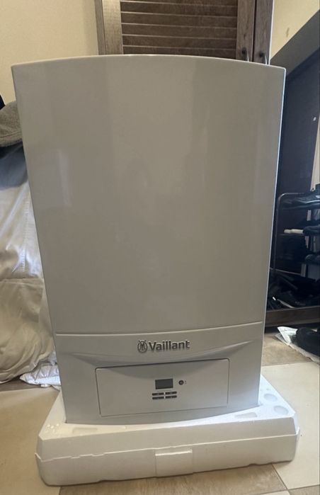 Двухконтурный газовый котел  VAILLANT ECOTEC PURE VUW 246/7-2(H-INT IV