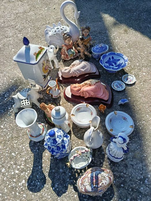 Várias loiças de decoração