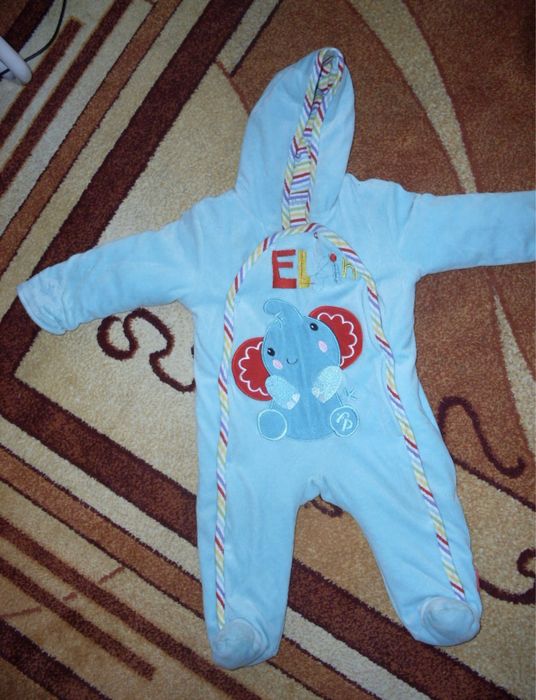 Mięciutki, śliczny kombinezon Fisher Price, r. 74 (6-9 m-cy)