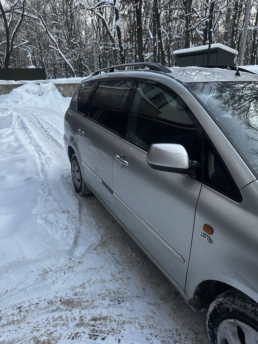 Toyota Avensis Verso