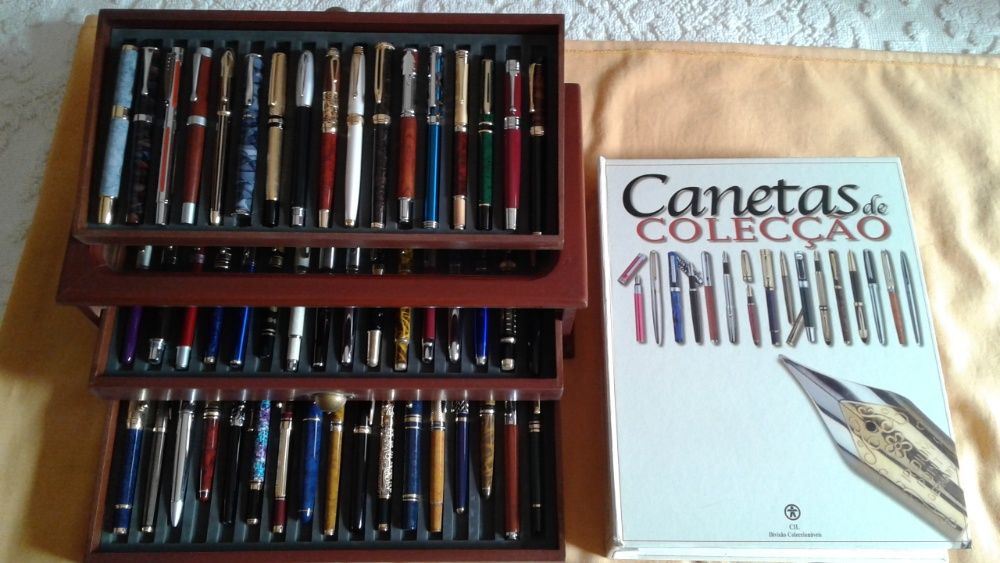 50 canetas tinta permanente com expositor e 100 fichas históricas