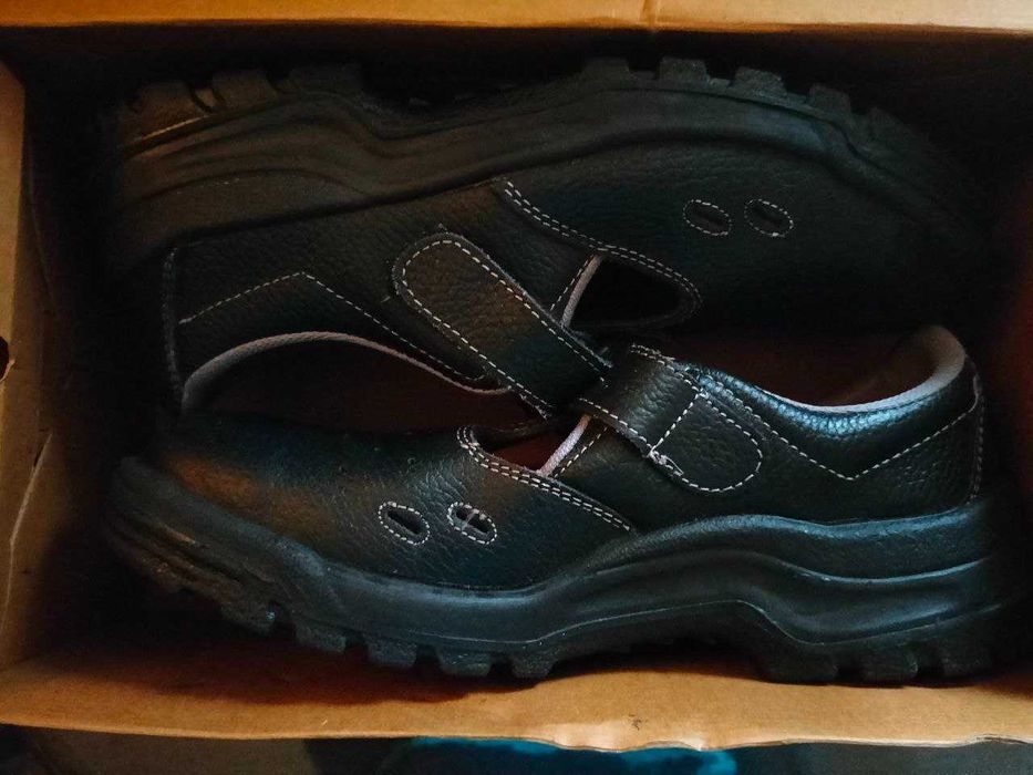 Сандали туфли Exena спецобувь кожа  с железным носком 44 разм. Италия.