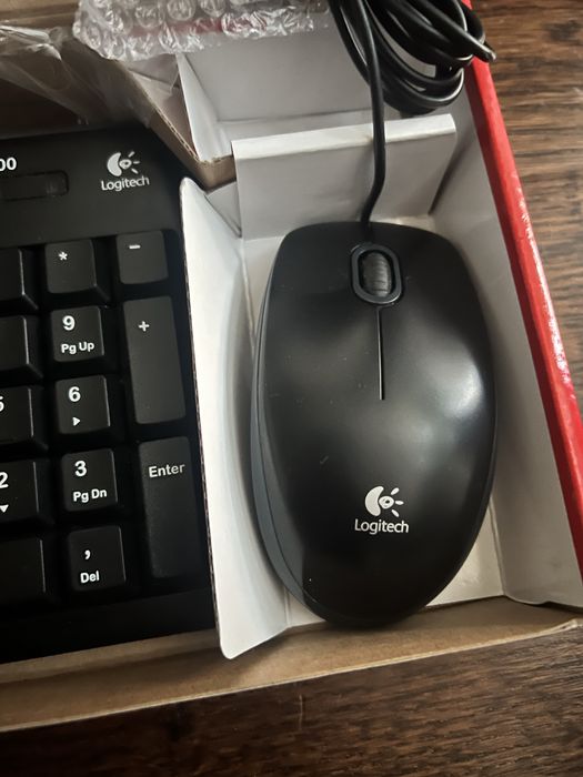 Клавиатура Logitech k200 media keyboard и мышка проводная