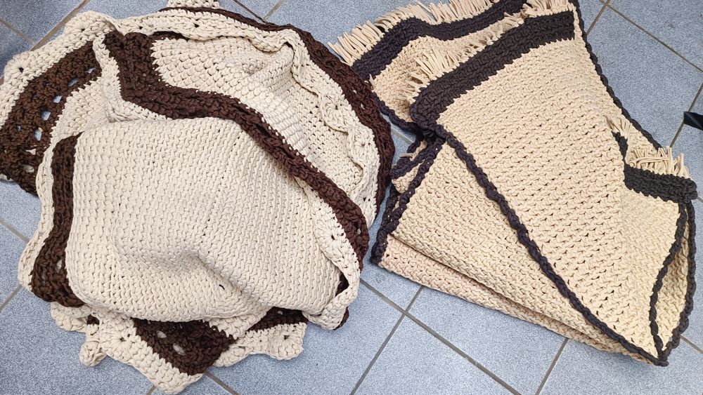 Dou tapetes para casa