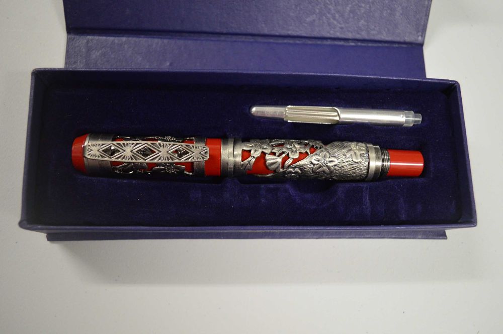 Moulin Rouge Fountain Pen