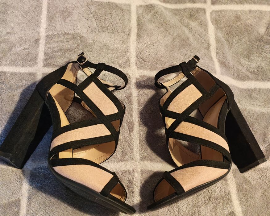 Efektowne buty DeeZee