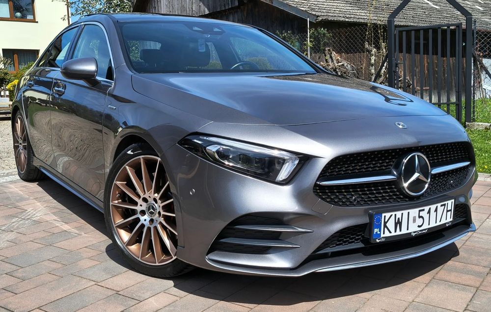 Mercedes-Benz Klasa A Mercedes-Benz A250 4Matic AMG Line Edition 1