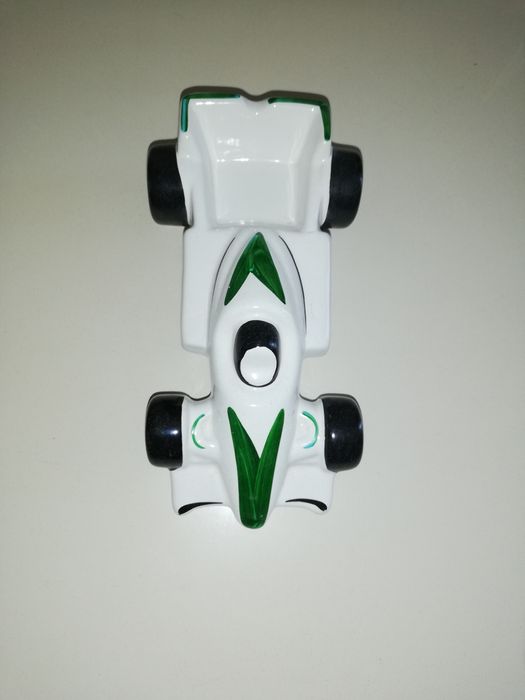 Carro fórmula 1 em porcelana