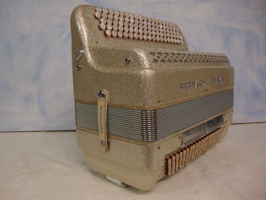 Acordeao* Bernard Junior 4 Voz 120 Baixos N. 16