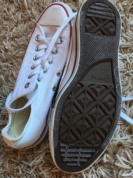 Кроссовки женские