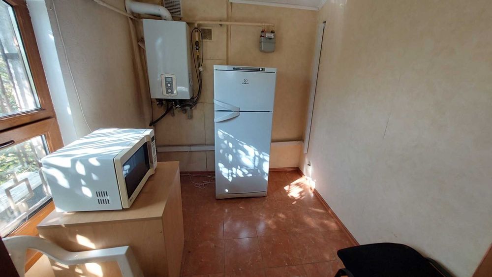 Продам офисное здание в центре с. Александровка