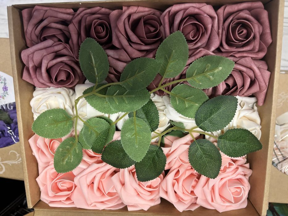 Zestaw 25 sztuk róż piankowych N&T NIETING białe realistyczne