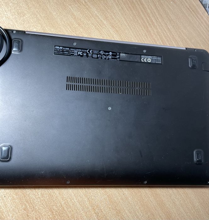 Ноутбук ASUS.