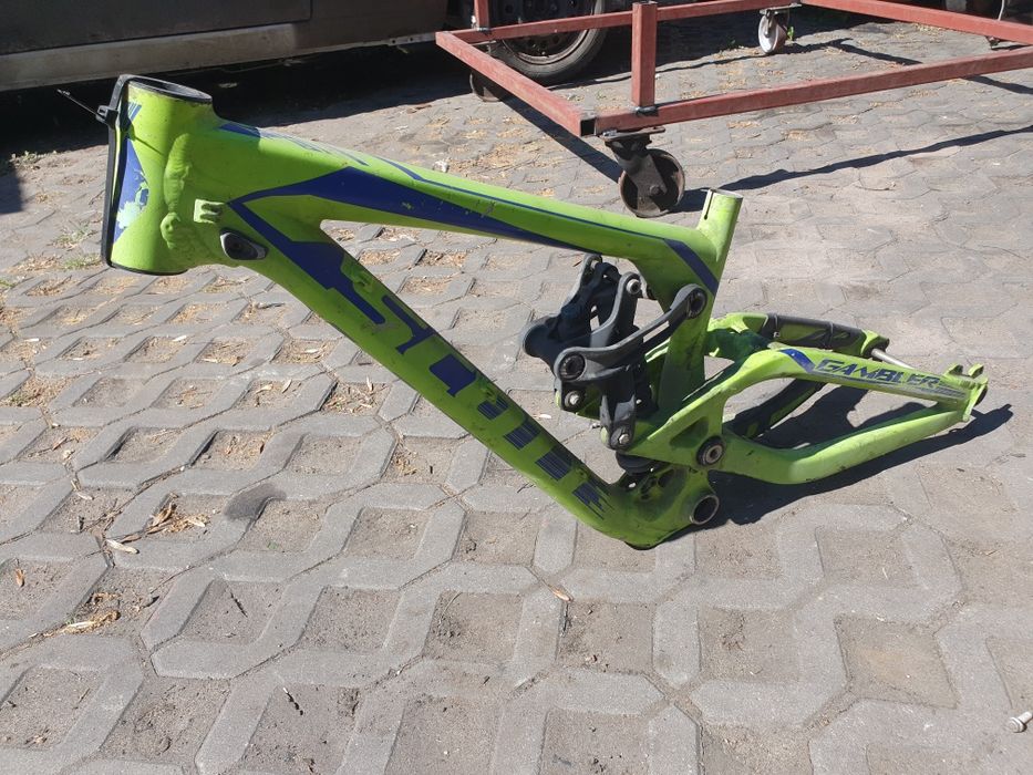 Scott Gambler rozmiar L z damperem Fox Van R