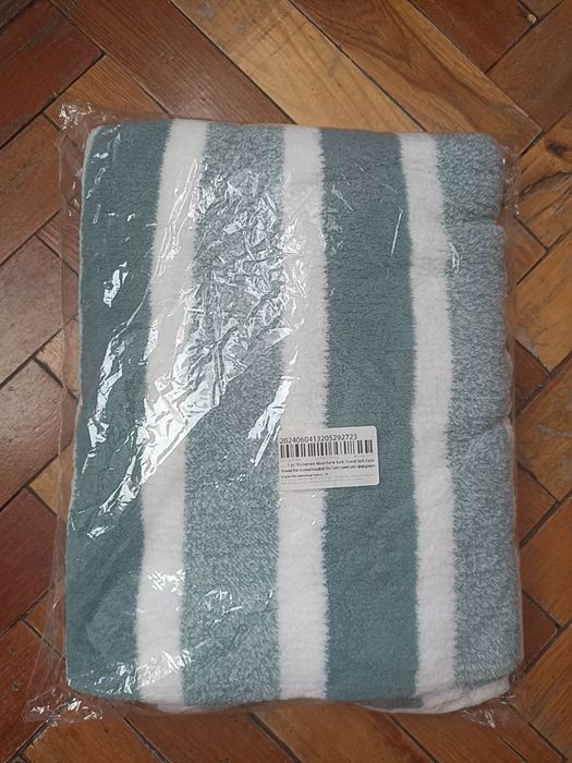 Продам полотенце 70*130 см.Цена 270 грн.