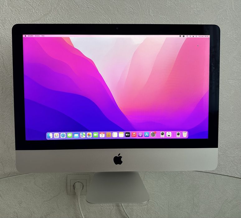 Apple iMac 2015 21 8/1000 gb + коробка — гарний стан