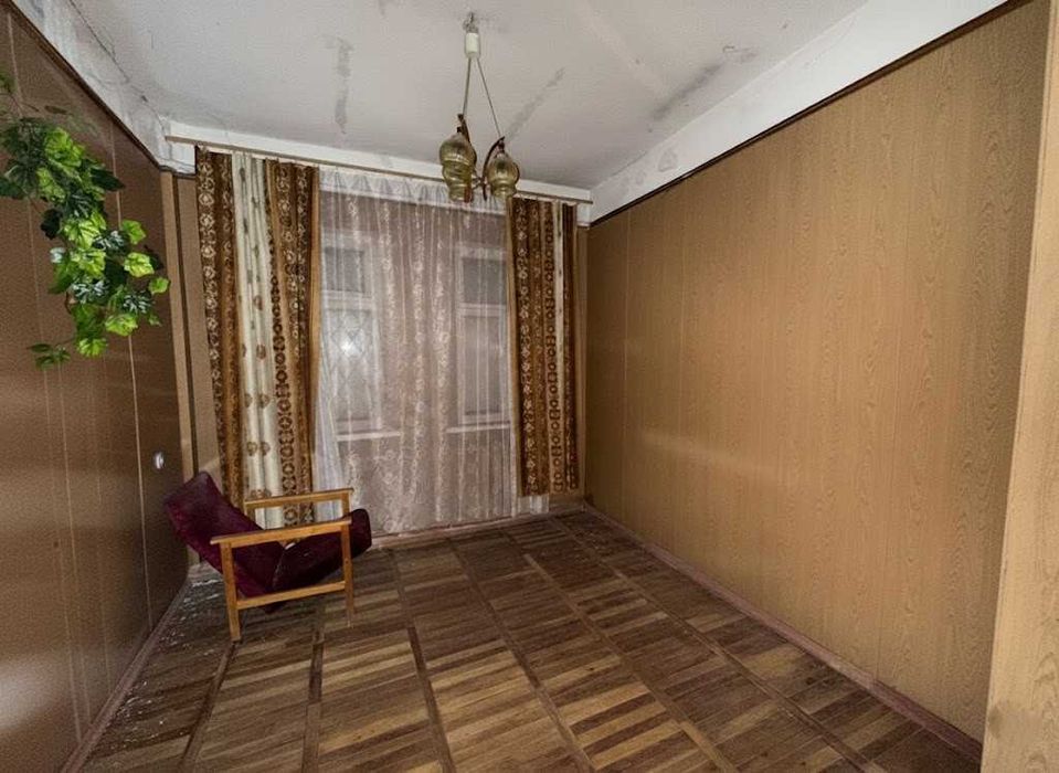 Продаж приміщення 192м². Під ремонт. Поряд озеро. Біля траси. ID:205